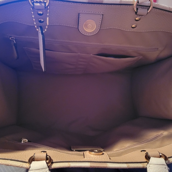 Like new coach purse and wallet - Picture 4 of 8